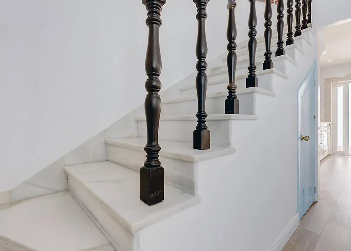 098 Traditional 2 Bed Pueblo Townhouse With Private Terrace